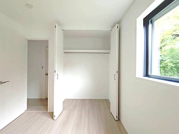 部屋ごとに設けた収納は、住みやすさへのこだわり。