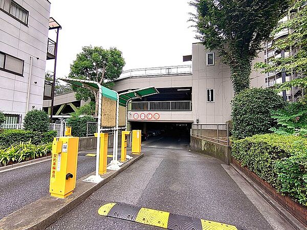 駐車場入口