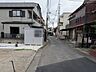 外観：前面道路含む現地写真 