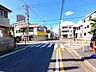 外観：前面道路含む現地写真 