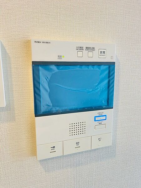 ■ ＴＶモニタ付インタホンでセキュリティ面にも配慮 ■