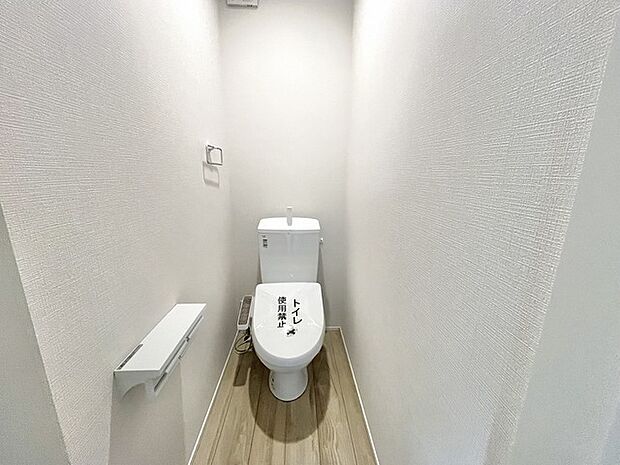 清潔感のある白を基調とした、シンプルで整然とした空間が心地よい時間を演出します。