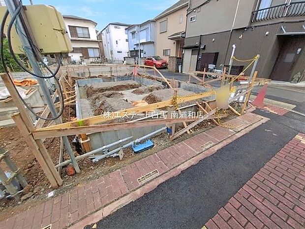 基礎から完成済みの住まいまで、各工程をご確認いただけます。