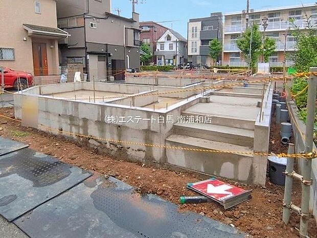 基礎から完成済みの住まいまで、各工程をご確認いただけます。