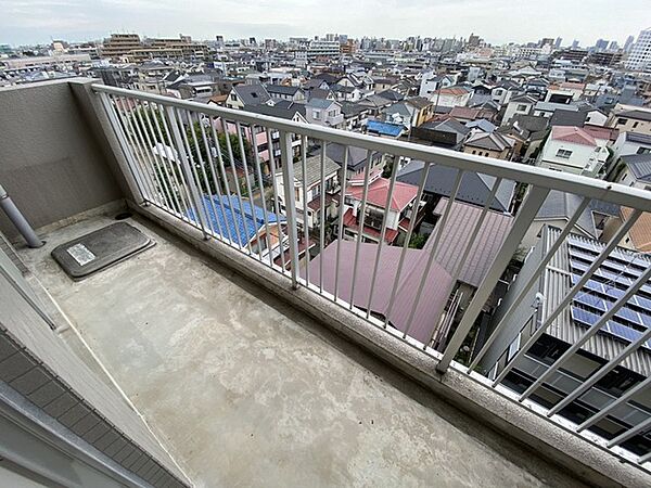 空の広がりを感じられる開放的な眺望が、日常に心地よいゆとりをもたらしてくれます。