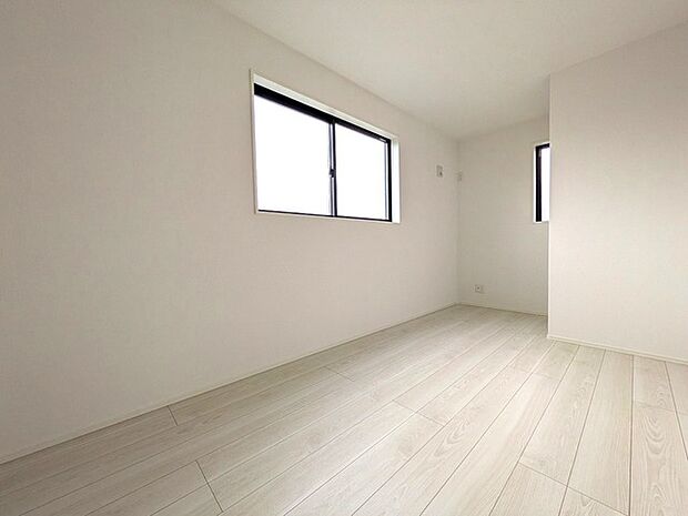 洋室は子供部屋にもちょうどいいサイズ感。