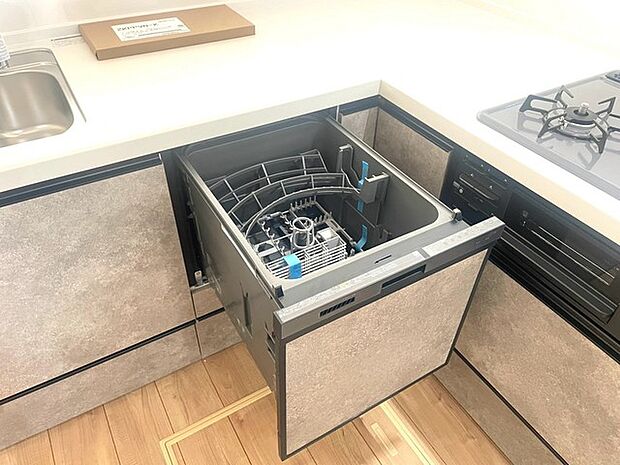 環境にも手にも優しい、食器洗乾燥機付のキッチン。