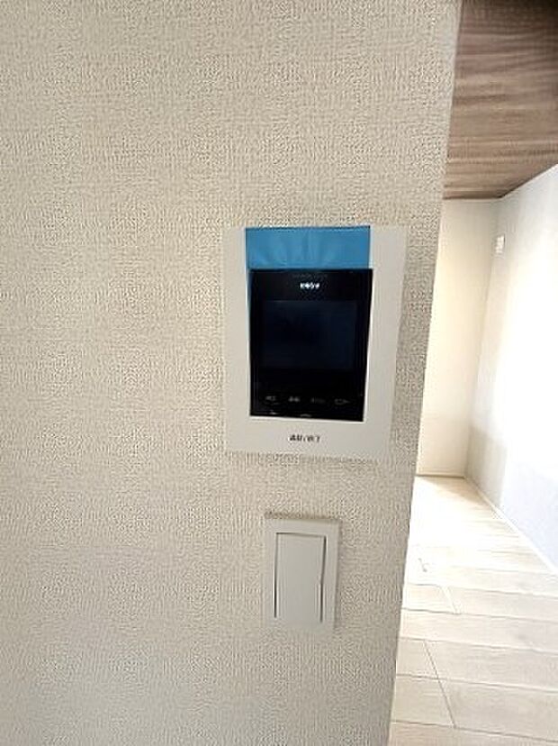 すっきりと整えられた空間に調和する、日々の暮らしを心地よく支えるスマートな設備仕様。