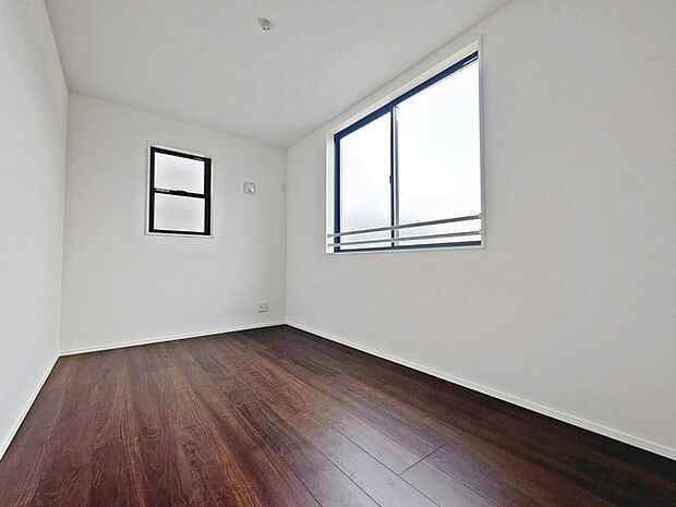 洋室は子供部屋にもちょうどいいサイズ感。