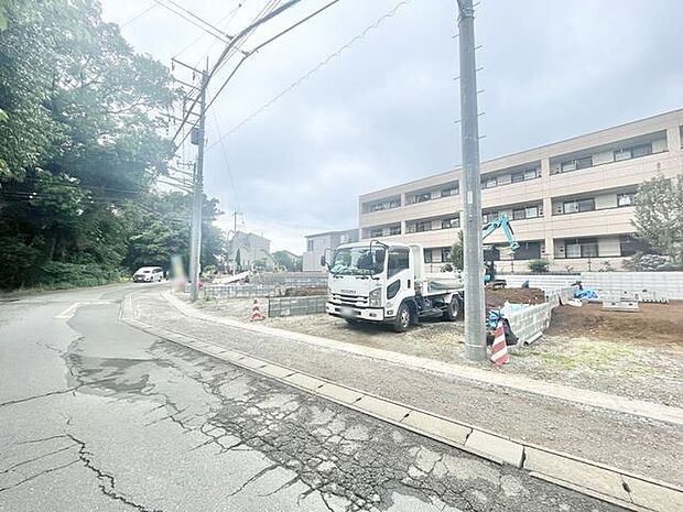前面道路含む現地写真 