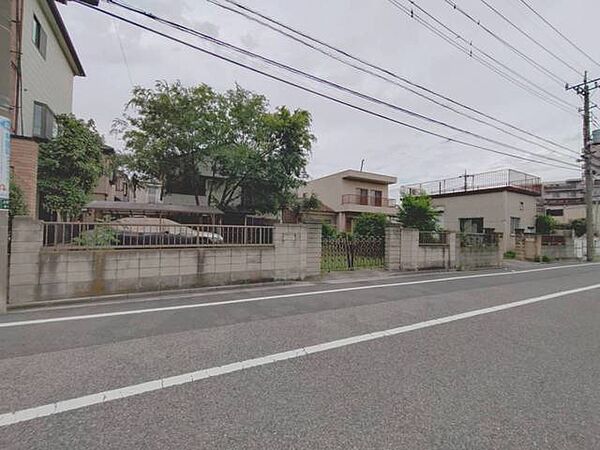 前面道路含む外観