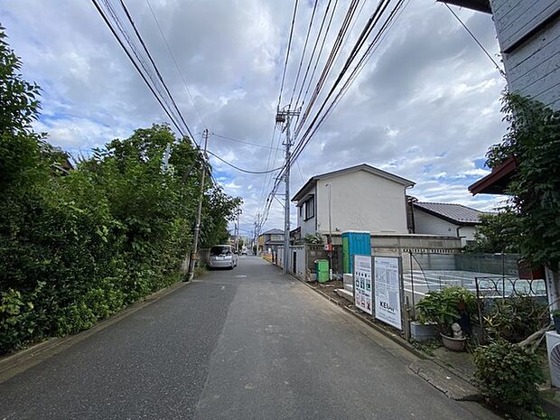 前面道路含む外観