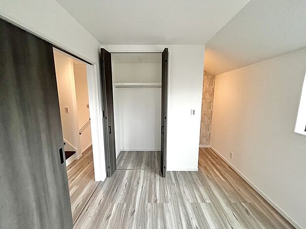 部屋に設けた収納は、住みやすさへのこだわり。