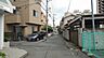 外観：前面道路含む現地写真 