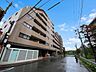 外観：前面道路含む現地写真 