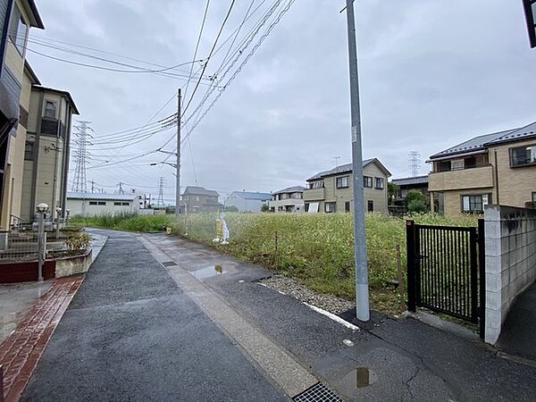 前面道路含む外観