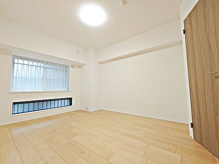 洋室は子供部屋にもちょうどいいサイズ感。