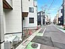 外観：前面道路含む現地写真 