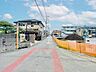 外観：前面道路含む現地写真 