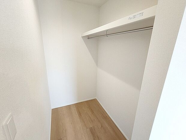 ウォークインクロゼットのある住まいで収納上手な生活。