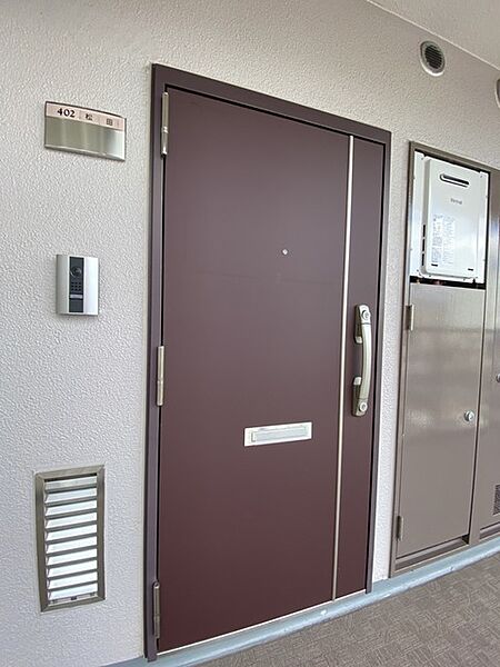 玄関を拡大表示