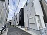 外観：前面道路含む外観