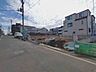 外観：前面道路含む外観