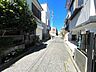 外観：前面道路含む現地写真 