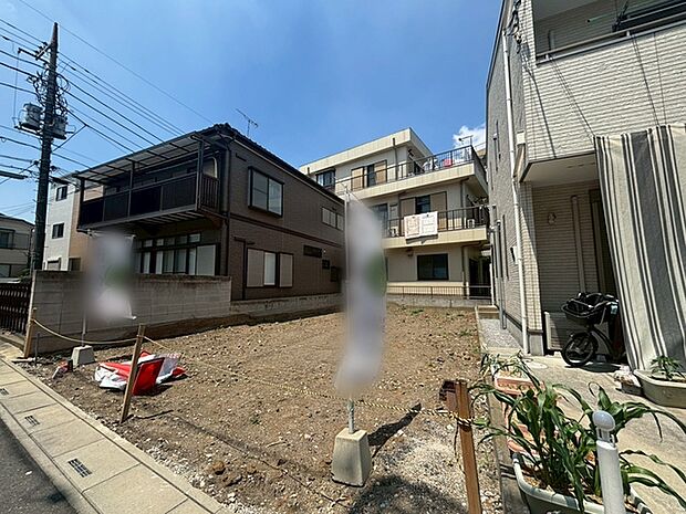 JR京浜東北・武蔵野線「南浦和」駅東口徒歩1分、提携駐車場もあります。エステート白馬南浦和店までお気軽にお問い合わせください。