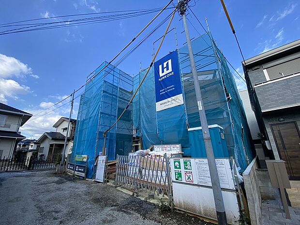 前面道路含む外観