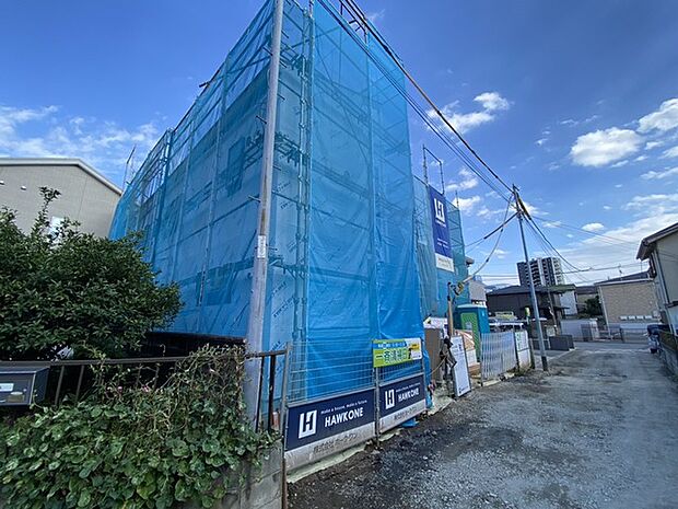 前面道路含む外観
