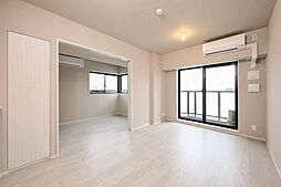 東急田園都市線 二子新地駅 徒歩3分の賃貸マンション 4階1LDKのリビング/ダイニング