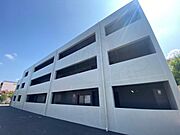 三鷹駅よりバス11分 徒歩3分 1階 築1年4ヶ月の賃貸物件