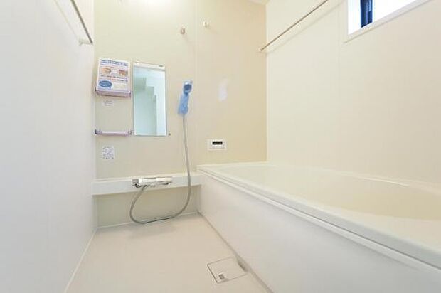 一日の疲れを癒し心身ともに優しく温めてくれるバスルーム。