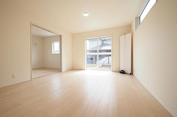 自然とみんなが集まる快適スペース。家族と過ごす時間を大切にしたリビング。