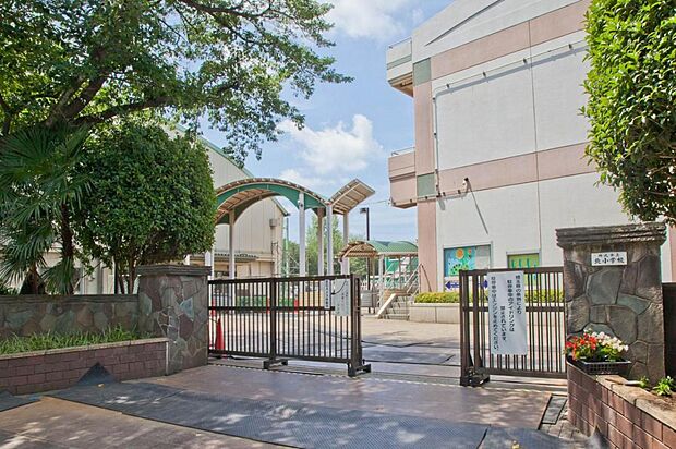 所沢市立北小学校(808m)