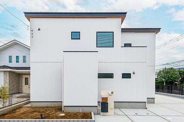 ＜外観・住協建設施工例＞駐車スペース2台以上欲しい、庭が欲しい、ウッドデッキが欲しい等々、ご希望をお聞かせください♪