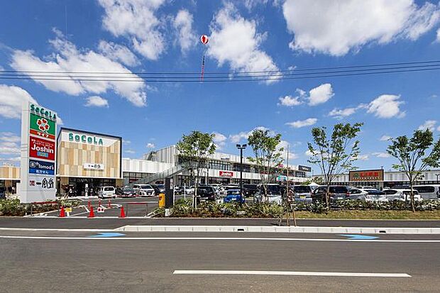 ソコラ所沢 徒歩25分。 2000m