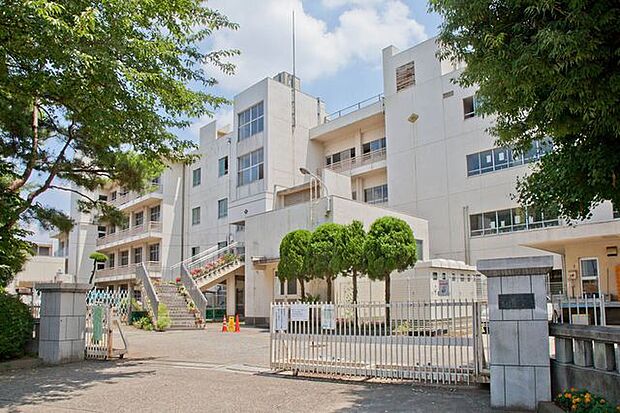 所沢市立富岡中学校 徒歩20分。 1570m