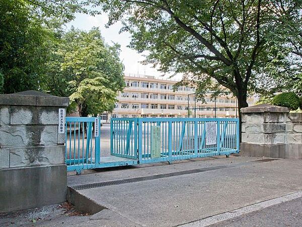 所沢市立美原小学校 徒歩5分。 370m