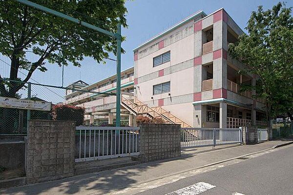 所沢市立和田小学校 徒歩5分。 390m
