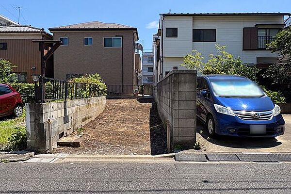 普通自動車駐車可能です。