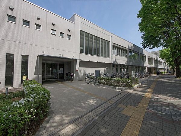 所沢市立所沢図書館新所沢分館 徒歩7分。 560m