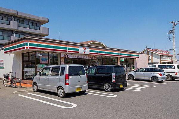セブンイレブン東所沢3丁目店 徒歩4分。 300m