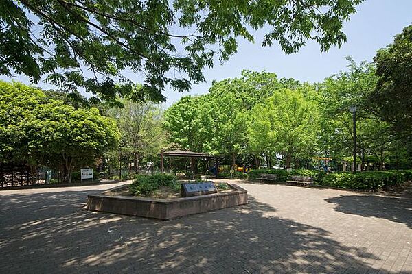 亀ケ谷公園 徒歩6分。 480m