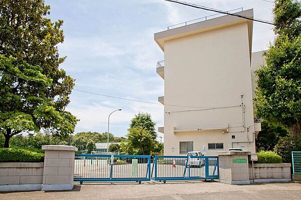 所沢市立若狭小学校 徒歩2分。 90m