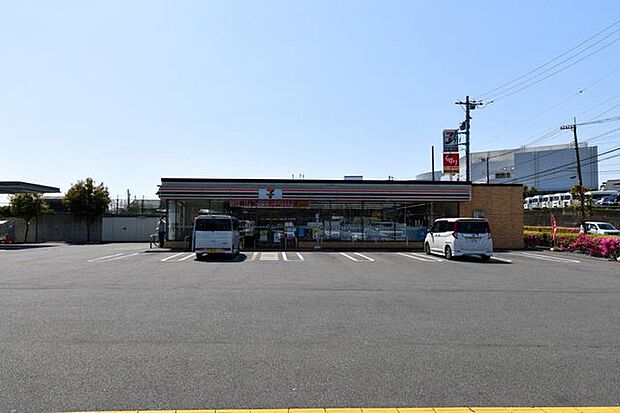 セブンイレブン東村山秋津町5丁目店 徒歩11分。 850m