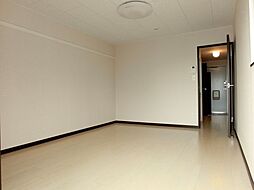 ドルフフクサトII 202 2階1Kのリビング/ダイニング