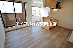 カーム八幡 2階1LDKのリビング/ダイニング