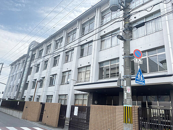 大阪市立桃谷中学校